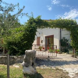 Agriturismo Colle Dei Venti, hotel u gradu Arsita