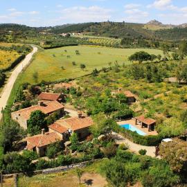El Jiniebro Turismo Rural, hotel in Valencia de Alcántara