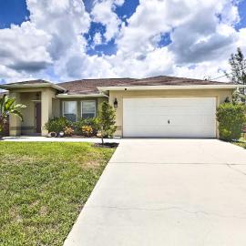 Dock & Canal Access: Cape Coral Family Home