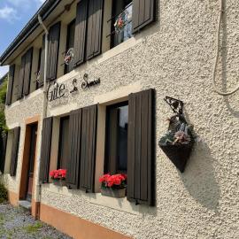 Gîte La Semois，希尼的飯店