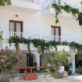 Hotel Kamari, ξενοδοχείο στις Καμάρες