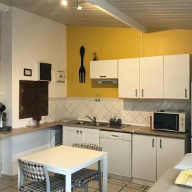 Charmante maison dans la vallée de la Charente, hotel a Voulême
