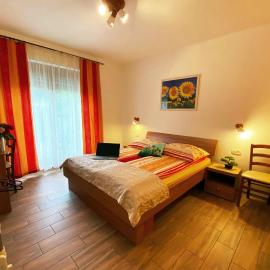 Guesthouse Mesec Zaplana: Vrhnika şehrinde bir otel