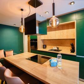 Green Velvet City Retreat