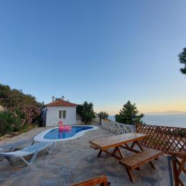 Apartment with Pool and Panorama View, Hotel in Koumeika