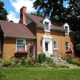Gîte La Belle Aventure B&B، فندق في شاوينيجان