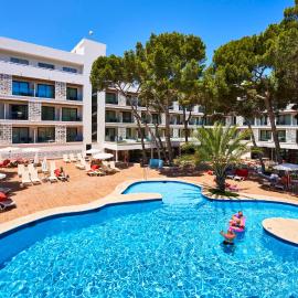 Hotel & Spa S'Entrador Playa, hotel di Cala Ratjada