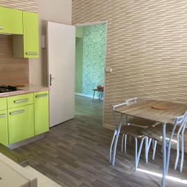 Appartement La Libellule, professionnels et vacanciers、Compreignacのホテル