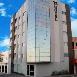 TS HOTEL, hotel i Porteirinha