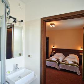 Zajazd na Towarowej, hotel in Dęblin