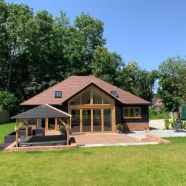Chestnut-Lodge is rural, secluded, private with Hot Tub โรงแรมในเมดสโตน