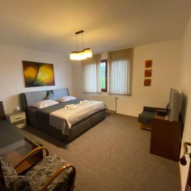 Brezno 2 izbovy Apartman Sabi, hotel in Brezno