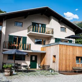 Haus18. 4, hotel in Sluderno
