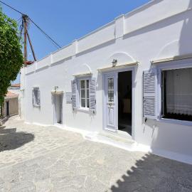 Arco I/ Downtown Rustic Apartment/4 min from port