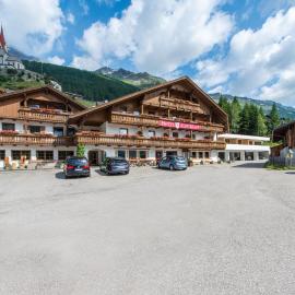 Hotel Alpenrast, hotel u gradu Riva di Tures