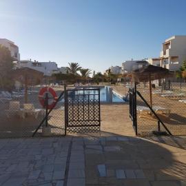 Casa Baja naturista con patio en primera linea!