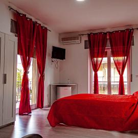 Bed end Breakfast Mediterraneo، فندق في سكاليا