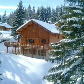 CHALET REROLLE, hotel u gradu Doucy