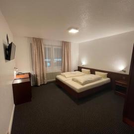 Brunnen Hotel, hotel v Essnu
