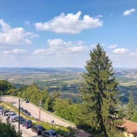 Le tre sorelle, hotelli kohteessa La Morra