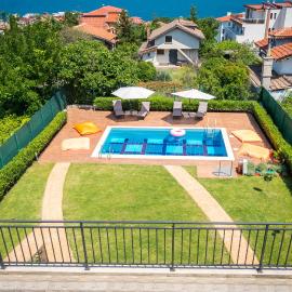 Luxury House In Chervenka next to Gradina beach, hotel in Chernomorets
