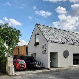 Kafé Ořech, hotel a Mnichovo Hradiště