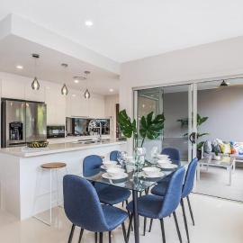 Park Avenue Luxe 1BR - 4km to City, Outdoor BBQ