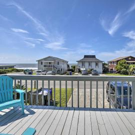 Oak Island Beach Abode w/ Deck: Walk to Shore!, Hotel in Oak Island