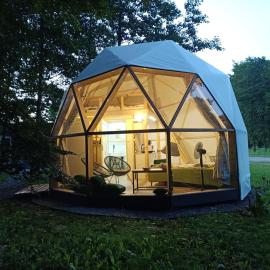 Młyn Hipolit glamping, hotel in Nowy Gaj