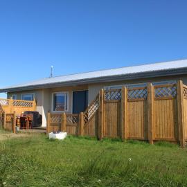 Stóri-Bakki Guesthouse-with hot tub, hotel a Egilsstadir
