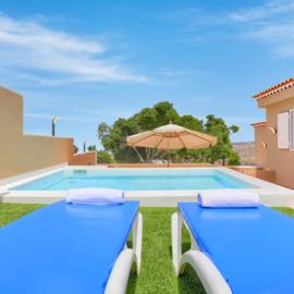 Finca Los Corcos con piscina By Paramount Holidays