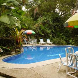 Cabinas Iguana Cahuita, хотел в Кахуита