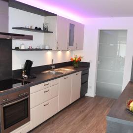 Top-Moderne und geräumige Ferienwohnung, Hotel in Aßling
