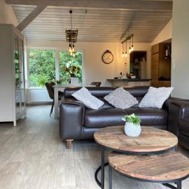 Chalet des Campanules avec Sauna, hotel sa Vielsalm