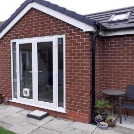Rose View - Modern detached bungalow, hotel in Sale