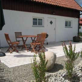 Gårdsboende, hotel di Skårby