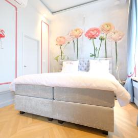 La Maison de la Duchesse de la Vallière - Chambre Rosaline - Parking privé gratuit، فندق في مون