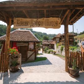 Konak Dobri Potok – hotel w mieście Krupanj