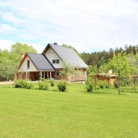 Neries Vila, hotel i Liucionys