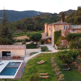 Ermitage Crestet (Ventoux - Provence), hotel i Crestet
