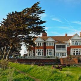 The Beach House, Hotel in Milford on Sea