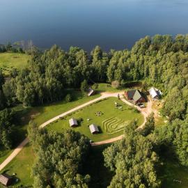 Akmens sala – hotel w mieście Vecpiebalga