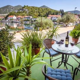 Apartment Đego near Ploce, riverfront, parking, hotel en Rogotin