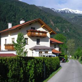 Haus Grünbacher, hotel v destinaci Lienz