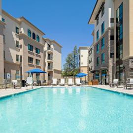 Holiday Inn Express & Suites - Valencia - Santa Clarita by IHG, hotel em Valencia