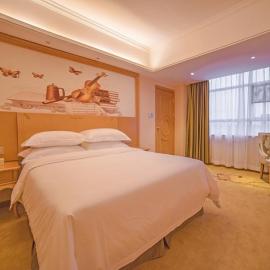 Vienna 3 Best Hotel Luoding Chuangyue Building, hotel in Shuangdongjieban