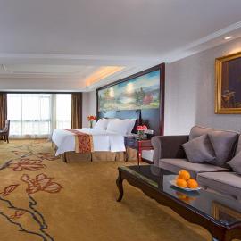 Vienna International Hotel Huizhou Huidong Honghaiwan، فندق في Huangbu