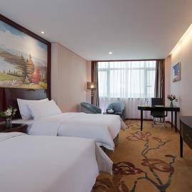Vienna International Hotel Shantou Chenghai Waisha Bridge – hotel w mieście Xialian