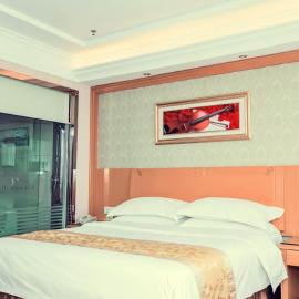 Vienna Hotel Rugao Zhengxiang Square: Rugao şehrinde bir otel