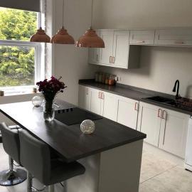 Stunning Bebington Maisonette - large private drive and entrance, good transport links、Bebingtonのホテル